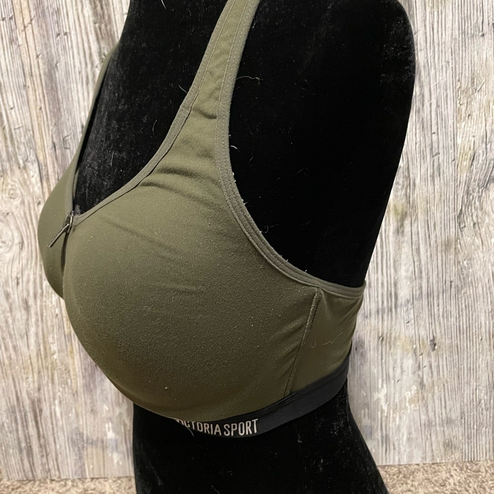 Victoria’s Secret Knockout Front-Close Sports Bra 34DD